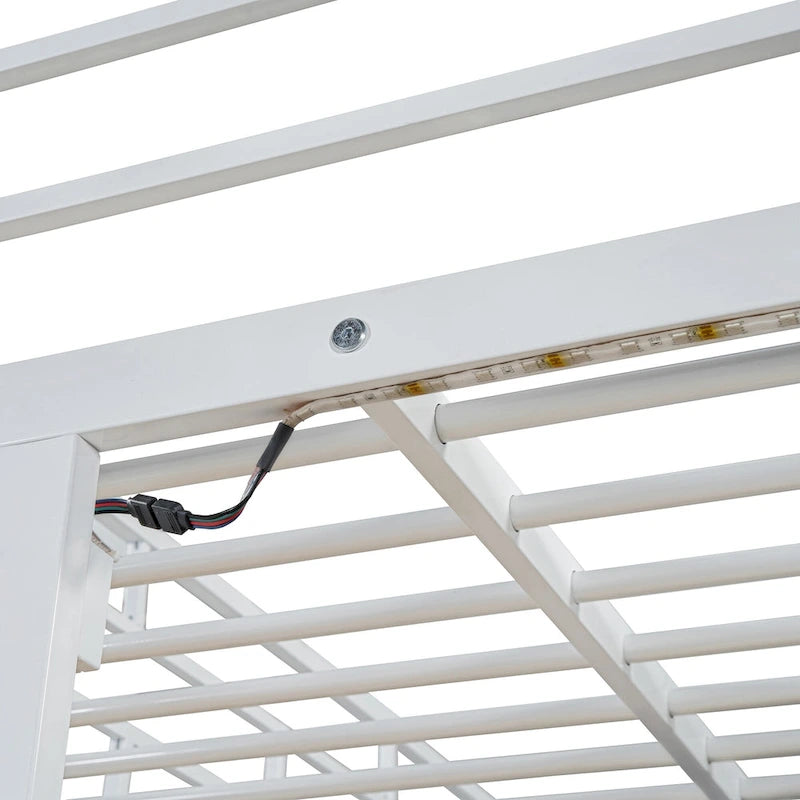 Lit mezzanine double en métal avec bureau, armoire et prise de courant intégrée
