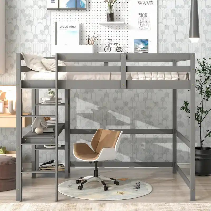 Lit mezzanine en pin massif avec bureau intégré, étagères de rangement et barrières de sécurité